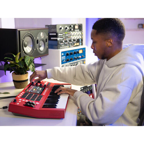Akai Professional MPC Key 37 Standalone Keyboard Workstation with Sampler and Sequencer - Image 10