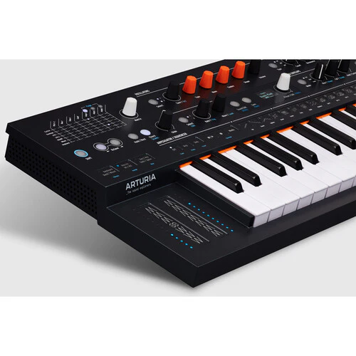 Arturia MiniFreak 6-voice polyphonic hybrid synthesizer (571001) (Open Box) - Image 6