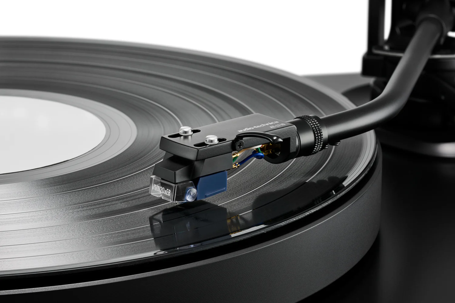 Audio-Technica Headshell/Cartridge Combo Kit AT-VM520xEB/H - Image 2