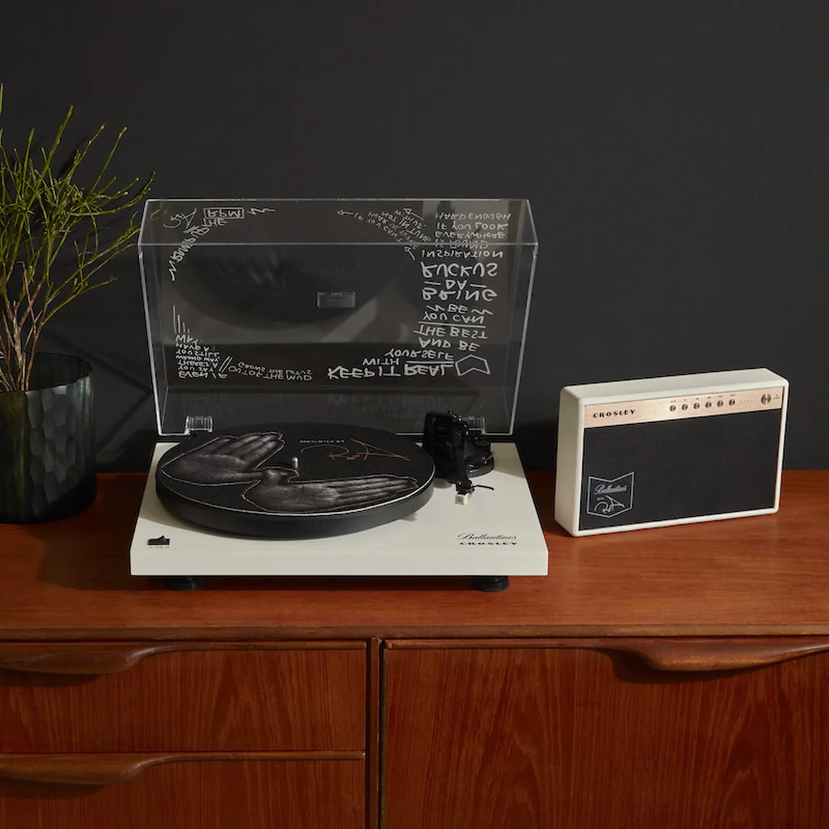 Crosley CR3112A-BA2 Ballantine's with RZA | Limited Edition Montero Bluetooth speaker - White - Image 4