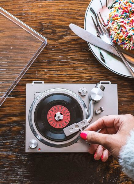 Crosley CR6037A-SI RSD3 Mini Turntable for 3-inch Vinyl Records, Silver - Image 4