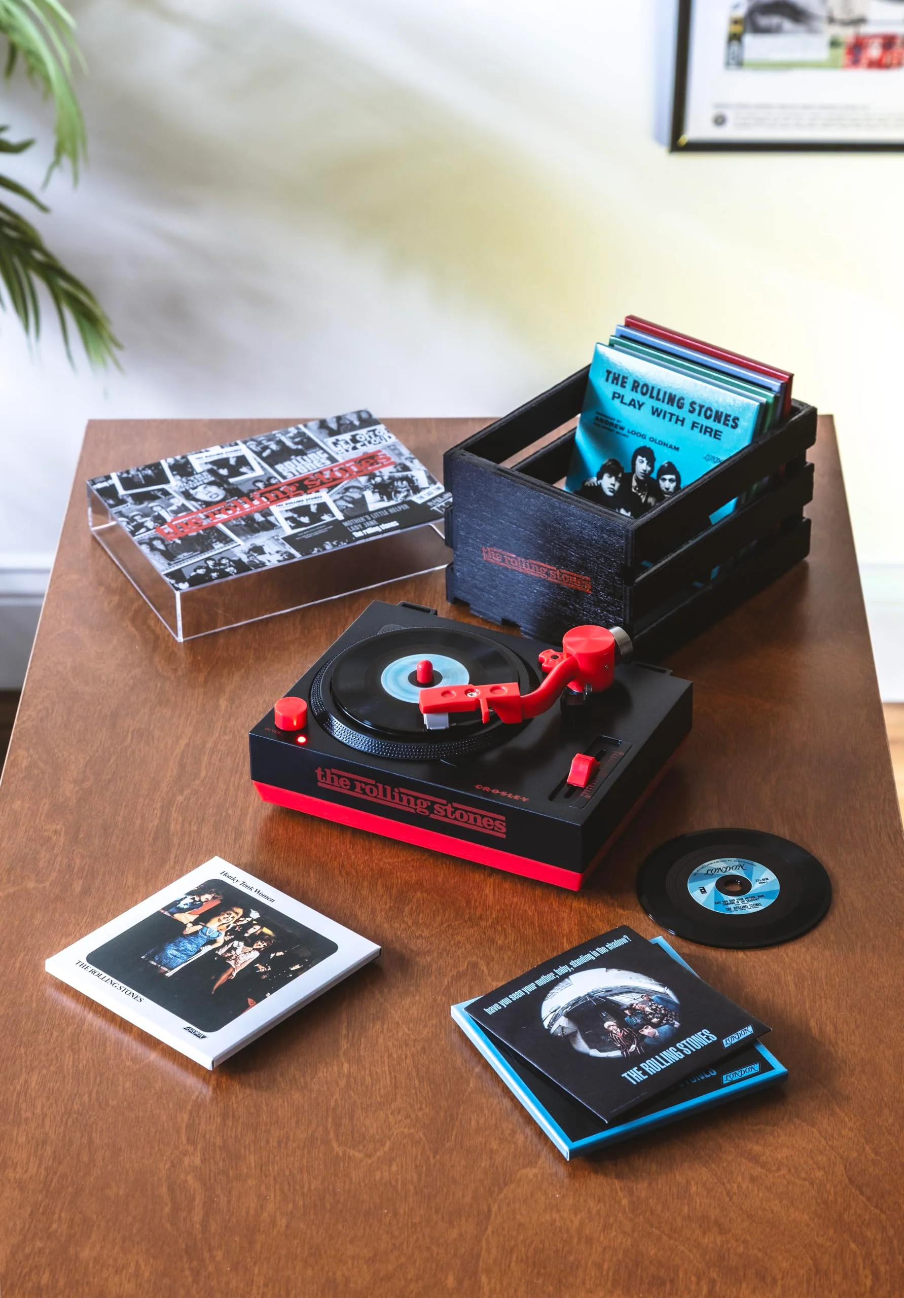 Crosley CR6037BT-RS Rolling Stones RSD3 Mini Turntable with Crate and Six 3-Inch Singles - Image 2