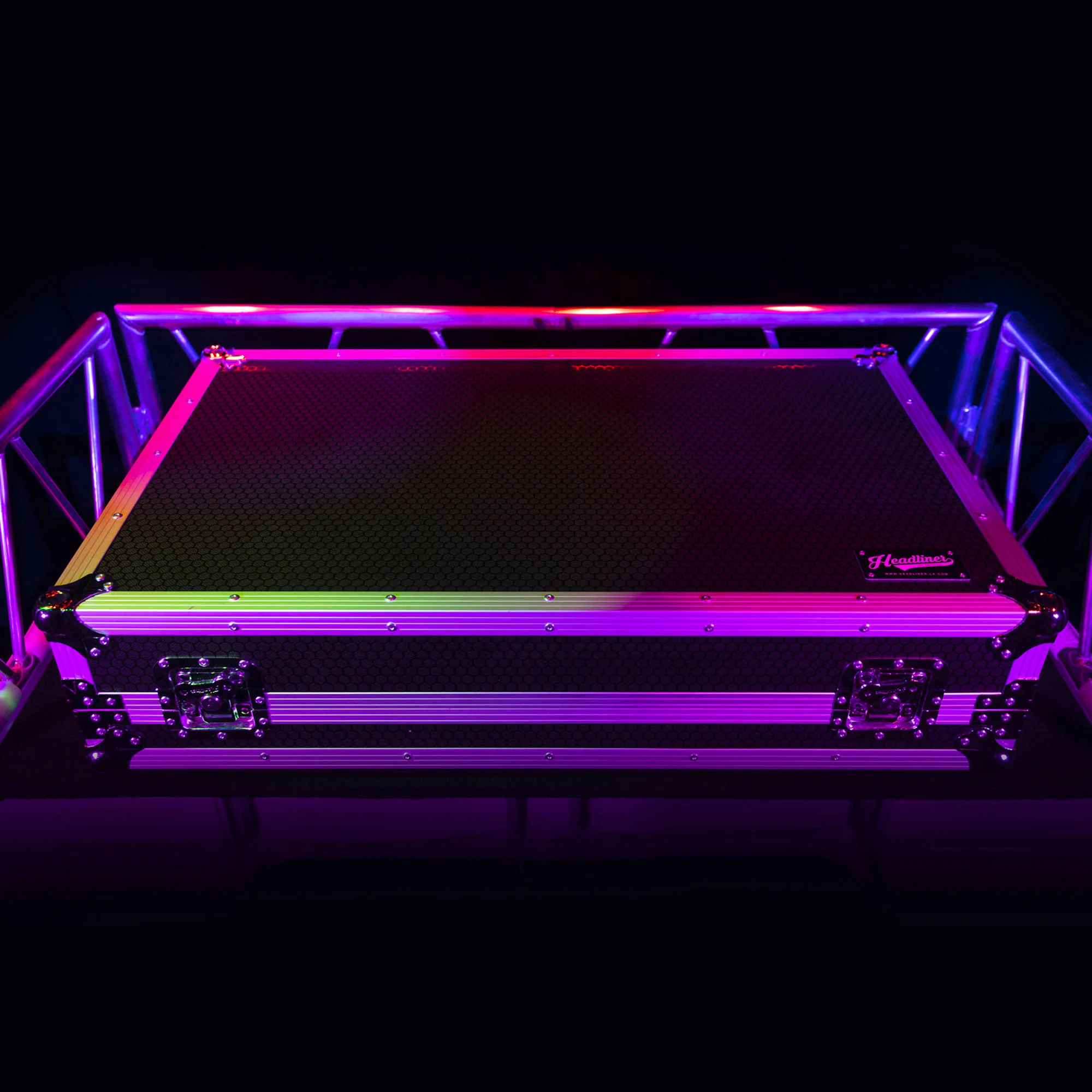 Headliner Low Profile Flight Case for Pioneer XDJ-XZ with Wheels (HL10002) (Open Box) - Image 8