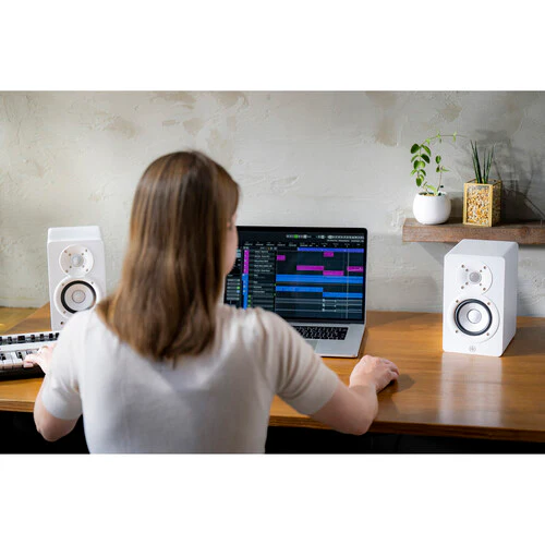 Yamaha HS4 Active 4.5" 2-Way Studio Monitors (White) - Image 7